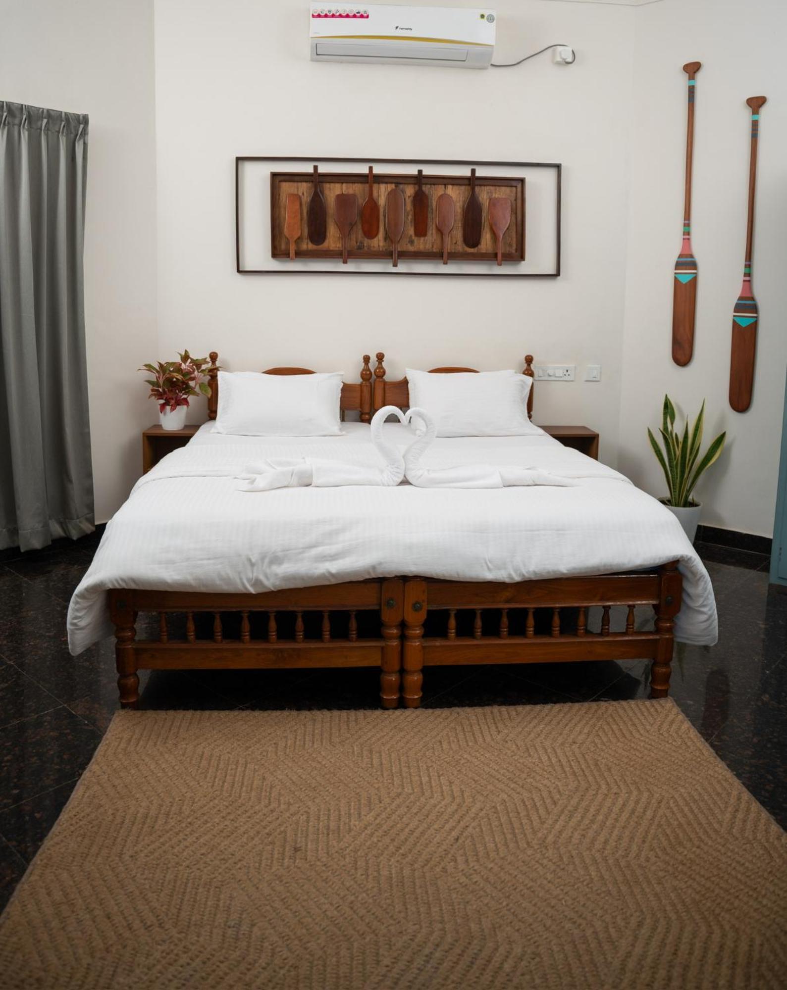 Paddlecult Surf Retreat Bed & Breakfast Varkala Eksteriør bilde